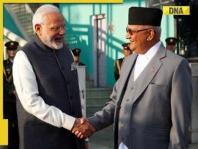 2722310 kp sharma oli with narendra modi