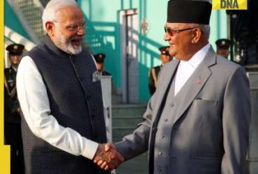2722310 kp sharma oli with narendra modi